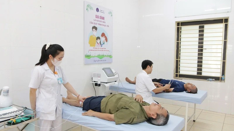 Triển khai thí điểm mô hình cho người khuyết tật, người yếu thế dựa vào gia đình và cộng đồng