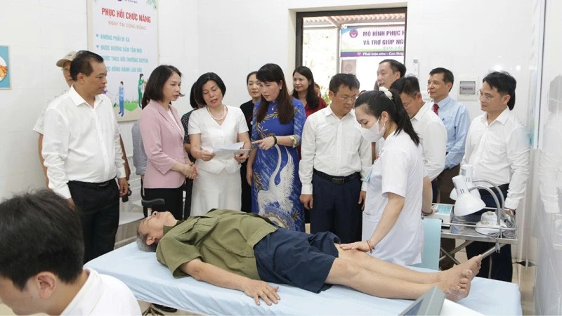 Triển khai thí điểm mô hình cho người khuyết tật, người yếu thế dựa vào gia đình và cộng đồng