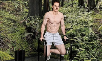 'Triệu phú trường thọ' khuyên 10 lần squat tốt hơn 30 phút đi bộ