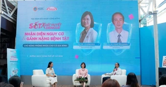 Truyền 10 lít máu cứu sống cô bé 12 tuổi bị sốt xuất huyết Dengue