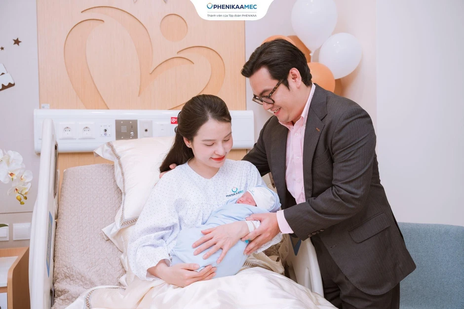 TS. BS Nguyễn Thị Sim: 'Mỗi người phụ nữ xứng đáng được yêu thương và chăm sóc trọn vẹn' TS. BS Nguyễn Thị Sim: 'Mỗi người phụ nữ xứng đáng được yêu thương và chăm sóc trọn vẹn'