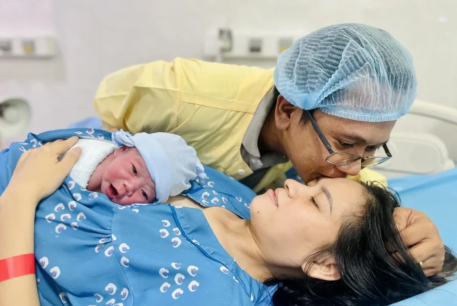 Từ 1-1-2027, phụ nữ sinh đủ hai con trước 35 tuổi được tối thiểu 2 triệu đồng Từ 1-1-2027, phụ nữ sinh đủ hai con trước 35 tuổi được tối thiểu 2 triệu đồng