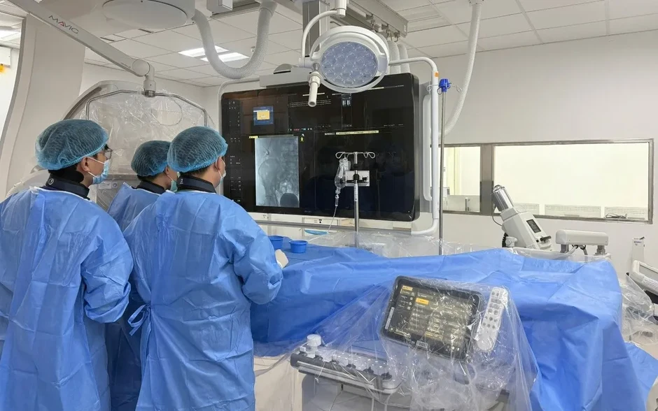 Từ ca sinh 3,9kg đến kỳ tích làm chủ kỹ thuật tuyến cuối tại Bệnh viện Bạch Mai cơ sở Ninh Bình Từ ca sinh 3,9kg đến kỳ tích làm chủ kỹ thuật tuyến cuối tại Bệnh viện Bạch Mai cơ sở Ninh Bình