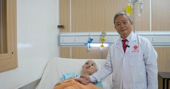 Từ cú ngã xe đạp, phát hiện khối u não to bằng quả cam