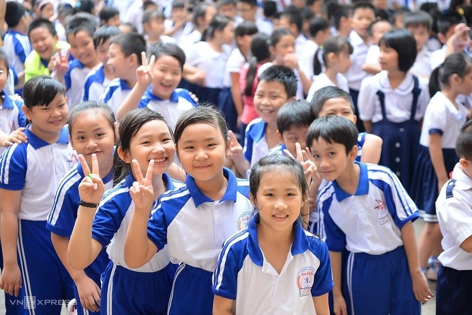 Từ 'mỗi nhà hai con' đến nỗi lo không ai muốn sinh Từ 'mỗi nhà hai con' đến nỗi lo không ai muốn sinh