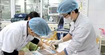 Từ nốt mụn nhỏ vùng mông, nam thanh niên 17 tuổi suy đa tạng nguy kịch