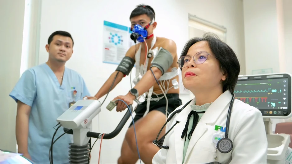 Từ Vĩnh Phát 'tăng tốc' chuẩn bị cho Ironman 70.3 cùng chuyên gia FV
