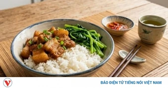 Tưởng ăn cơm buổi sáng sẽ "nặng bụng", chuyên gia dinh dưỡng nói điều bất ngờ