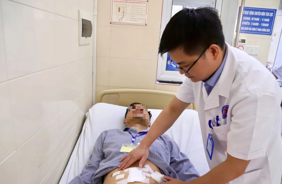 Tưởng bị trĩ, nam bệnh nhân trẻ bất ngờ phát hiện ung thư trực tràng Tưởng bị trĩ, nam bệnh nhân trẻ bất ngờ phát hiện ung thư trực tràng