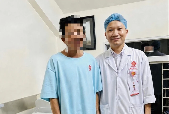 Tưởng “nháy mắt vô hại”, ngờ đâu là cuộc xung đột giữa mạch máu và dây thần kinh Tưởng “nháy mắt vô hại”, ngờ đâu là cuộc xung đột giữa mạch máu và dây thần kinh