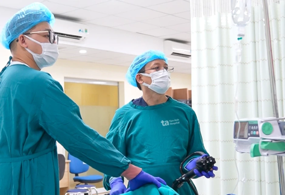 Tưởng viêm dạ dày hóa ung thư di căn buồng trứng - Báo TinVina Tưởng viêm dạ dày hóa ung thư di căn buồng trứng - Báo TinVina