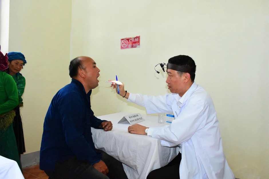 Tuyên Quang: Khám bệnh và cấp thuốc miễn phí tại xã biên giới Phố Bảng Tuyên Quang: Khám bệnh và cấp thuốc miễn phí tại xã biên giới Phố Bảng