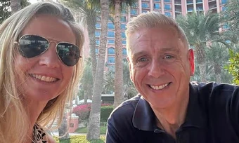 Tuyệt vọng tìm đường thoát khỏi Dubai để kịp lịch hóa trị