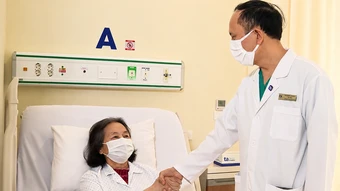 U cơ mỡ chèn ép cột sống người phụ nữ - Báo TinVina