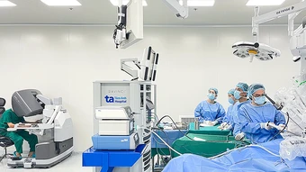 U ngực xâm lấn cổ - Báo TinVina