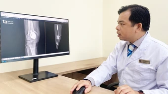 U phá hủy xương khớp gối người đàn ông - Báo TinVina