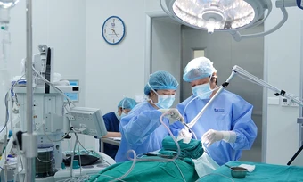 U phổi xâm lấn gây đau ngực - Báo TinVina