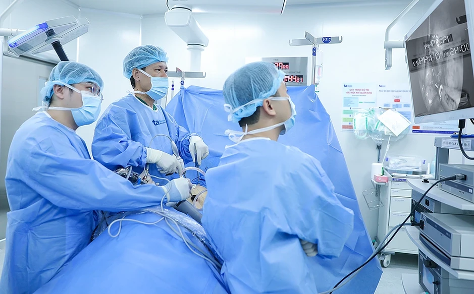 U to bằng quả bưởi xâm chiếm lồng ngực cô gái - Báo TinVina