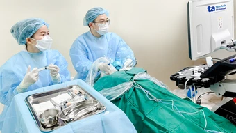 U tuyến giáp to gấp ba lần sau ba năm - Báo TinVina