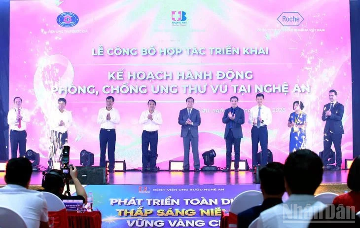 Ứng dụng y học chính xác trong chẩn đoán, điều trị ung thư đến gần hơn với người bệnh