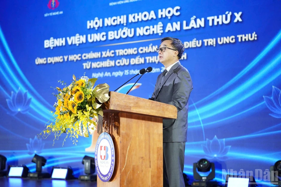 Ứng dụng y học chính xác trong chẩn đoán, điều trị ung thư đến gần hơn với người bệnh