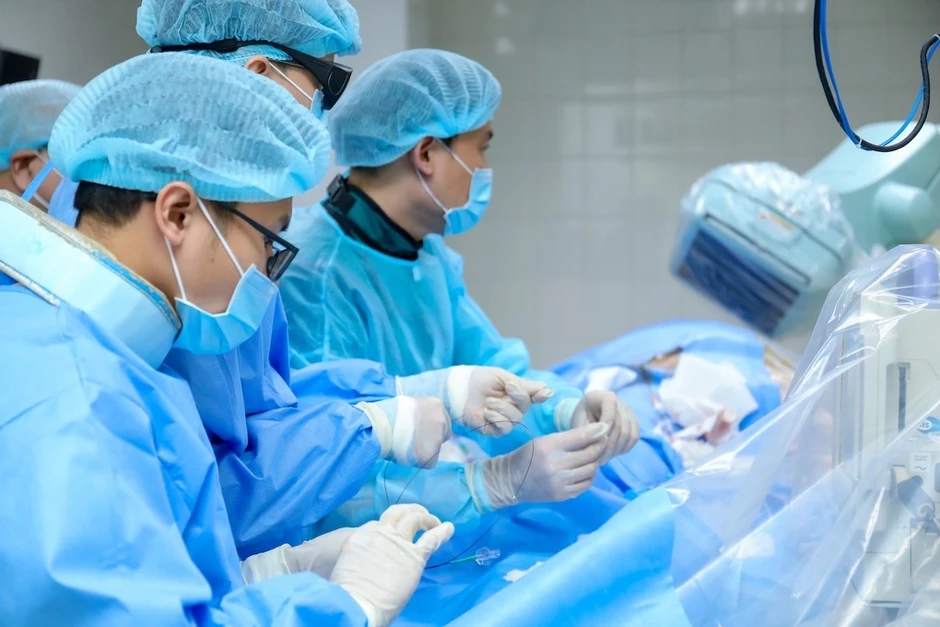 Ung thư buồng trứng gây huyết khối tĩnh mạch chân