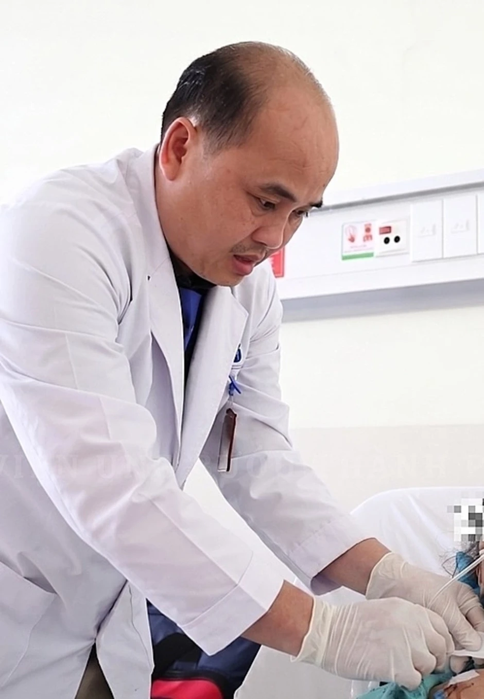 Ung thư tuyến giáp 'ăn' xuyên lòng khí quản người phụ nữ Ung thư tuyến giáp 'ăn' xuyên lòng khí quản người phụ nữ