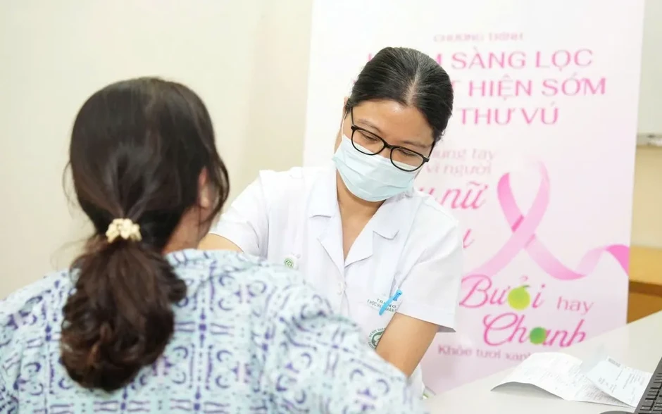 Ung thư vú: Cơ hội điều trị khỏi tới 90% nếu phát hiện sớm Ung thư vú: Cơ hội điều trị khỏi tới 90% nếu phát hiện sớm