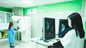 Ung thư vú và cổ tử cung ở Việt Nam 'tăng vượt xa dự báo'