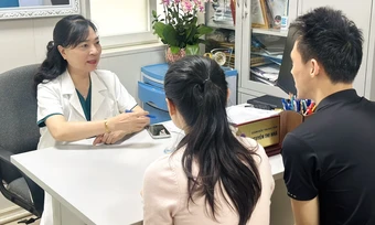Ước nguyện tìm con khỏe mạnh của cặp vợ chồng khiếm thị