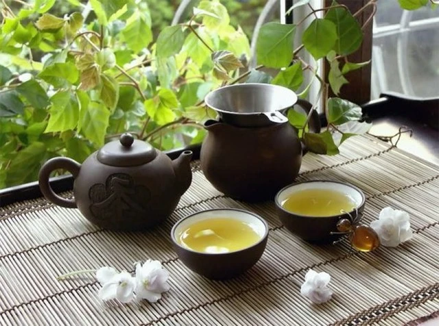 Uống một loại trà liên tục trong 2 tuần, người đàn ông 60 tuổi suýt ngừng tim: Bác sĩ khuyến cáo 5 loại trà nên thận trọng