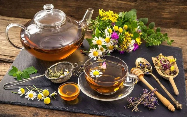 Uống một loại trà liên tục trong 2 tuần, người đàn ông 60 tuổi suýt ngừng tim: Bác sĩ khuyến cáo 5 loại trà nên thận trọng