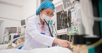 Uống nhầm hóa chất đựng trong chai nước, người đàn ông suýt tử vong