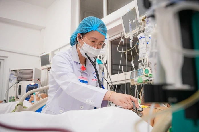 Uống nhầm hóa chất đựng trong chai nước, người đàn ông suýt tử vong Uống nhầm hóa chất đựng trong chai nước, người đàn ông suýt tử vong