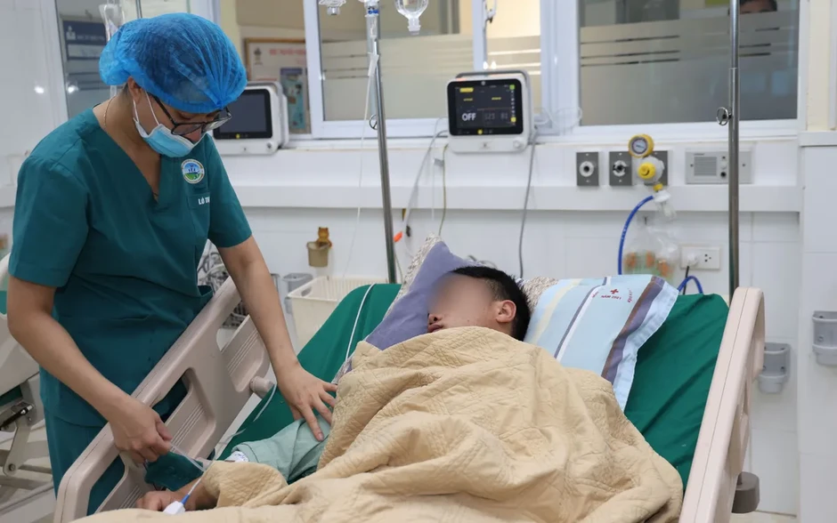 Uống nhầm hóa chất, hai bệnh nhân nguy kịch nhập viện Uống nhầm hóa chất, hai bệnh nhân nguy kịch nhập viện