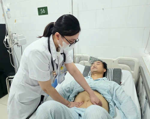 Uống quá liều loại thuốc quen thuộc, nhập viện vì tổn thương gan Uống quá liều loại thuốc quen thuộc, nhập viện vì tổn thương gan