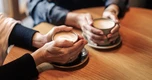 Uống trà, cà phê mỗi ngày, đừng bỏ qua 1 điều: Nghiên cứu trên gần 1 triệu người cảnh báo cách uống có thể liên quan nguy cơ ung thư