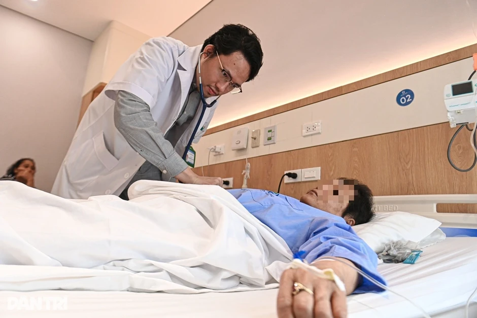 Vắc xin ung thư mARN của Nga gây chú ý: Bác sĩ nói điều quan trọng