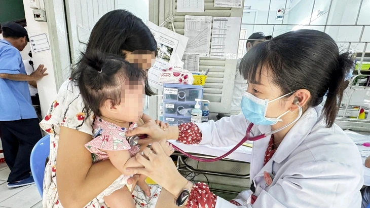 Vào mùa bệnh tay chân miệng, phụ huynh không nên chủ quan Vào mùa bệnh tay chân miệng, phụ huynh không nên chủ quan