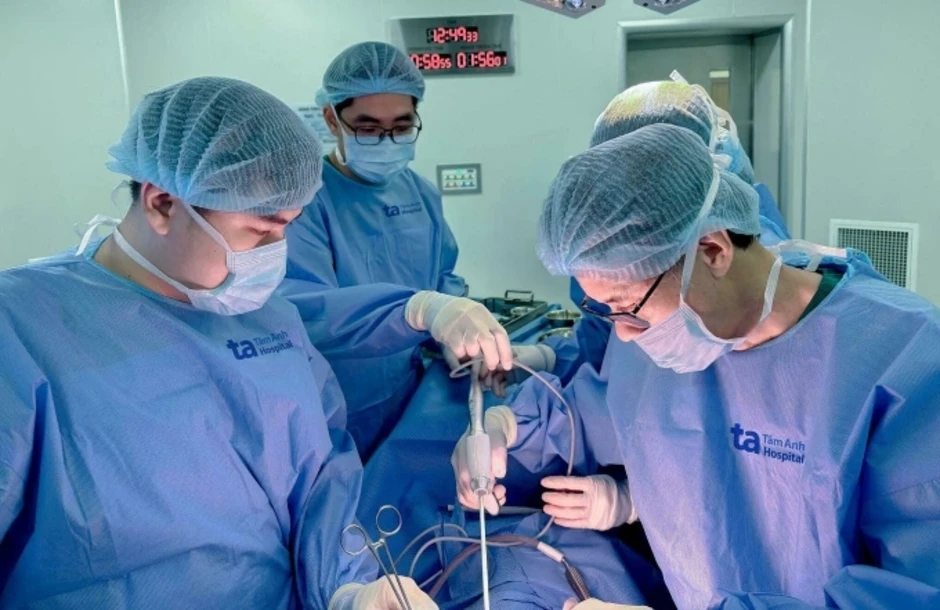 Vi khuẩn lao hủy xương, hoại tử phổi chàng trai 25 tuổi - Báo TinVina Vi khuẩn lao hủy xương, hoại tử phổi chàng trai 25 tuổi - Báo TinVina