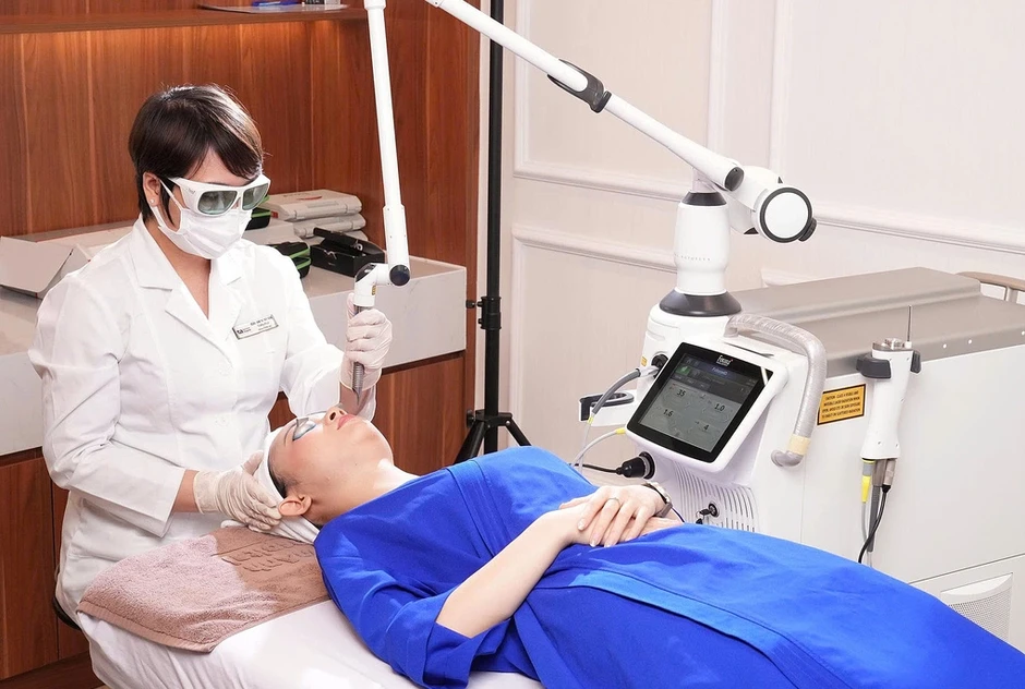 Vì sao cần chống nắng sau laser trị nám? - Báo TinVina