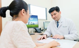 Vì sao cho con bú giúp giảm nguy cơ ung thư vú? - Báo TinVina