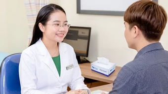 Vì sao dưỡng ẩm nhưng da vẫn khô, xỉn? - Báo TinVina