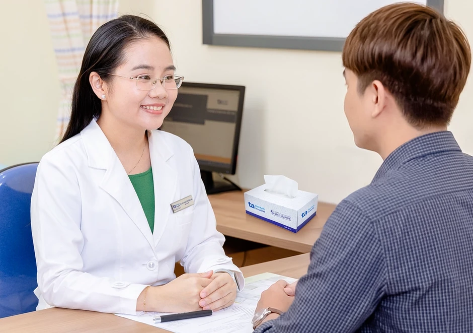 Vì sao dưỡng ẩm nhưng da vẫn khô, xỉn? - Báo TinVina