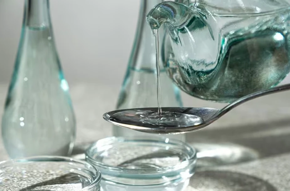 Vì sao gia đình nào cũng nên đặt một bát giấm trong bếp? Hóa ra không chỉ để nấu ăn Vì sao gia đình nào cũng nên đặt một bát giấm trong bếp? Hóa ra không chỉ để nấu ăn