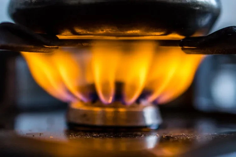 Vì sao lửa bếp gas bỗng chuyển màu cam? Có 1 nguyên nhân không nên xem nhẹ Vì sao lửa bếp gas bỗng chuyển màu cam? Có 1 nguyên nhân không nên xem nhẹ