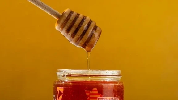 Vì sao mật ong có thể để hàng nghìn năm mà không hỏng? Vì sao mật ong có thể để hàng nghìn năm mà không hỏng?
