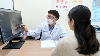 Vì sao nghẹt mũi một bên khi nằm nghiêng? - Báo TinVina