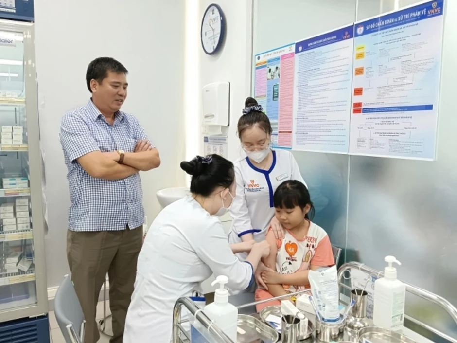 Vì sao nhiều người mang vi khuẩn não mô cầu mà không phát bệnh? - Báo TinVina Vì sao nhiều người mang vi khuẩn não mô cầu mà không phát bệnh? - Báo TinVina