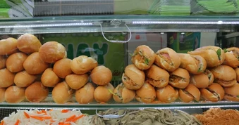 Vì sao những ổ bánh mì thơm ngon có thể khiến hàng trăm người nhập viện?